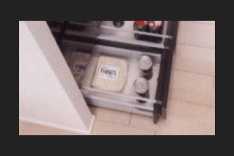 シティテラス川崎鈴木町ガーデンズ・グランドシーズンズの足元スライド式収納