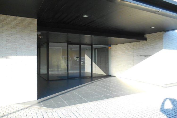 シティテラス川崎鈴木町ガーデンズのエントランス